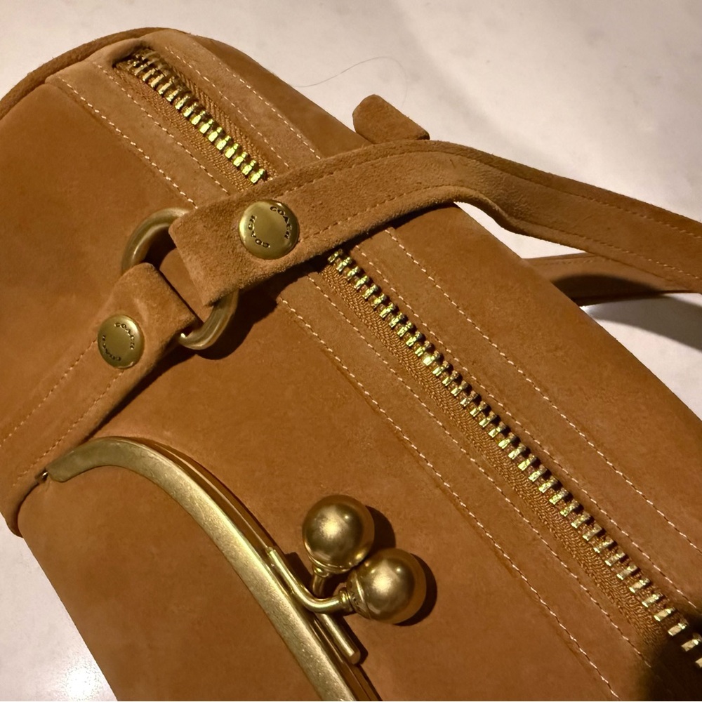 Coach Kisslock Barrel Bag Runway 2025 in Tan Suede - Picture 8 of 14
